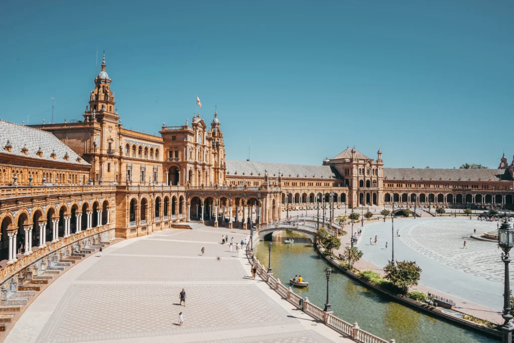 Plaza de España i dzielnica El Porvenir jako miejsce na nocleg w Sewilli