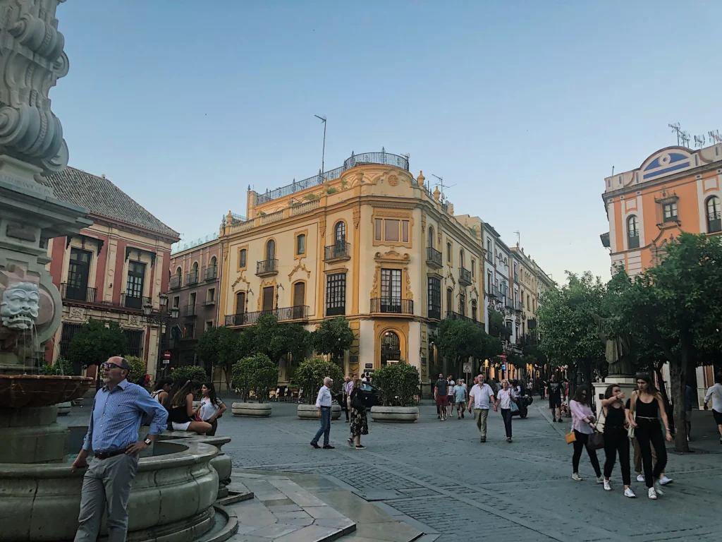 Dzielnica Barrio Santa Cruz, dobra do zakwaterowania w Sewilli